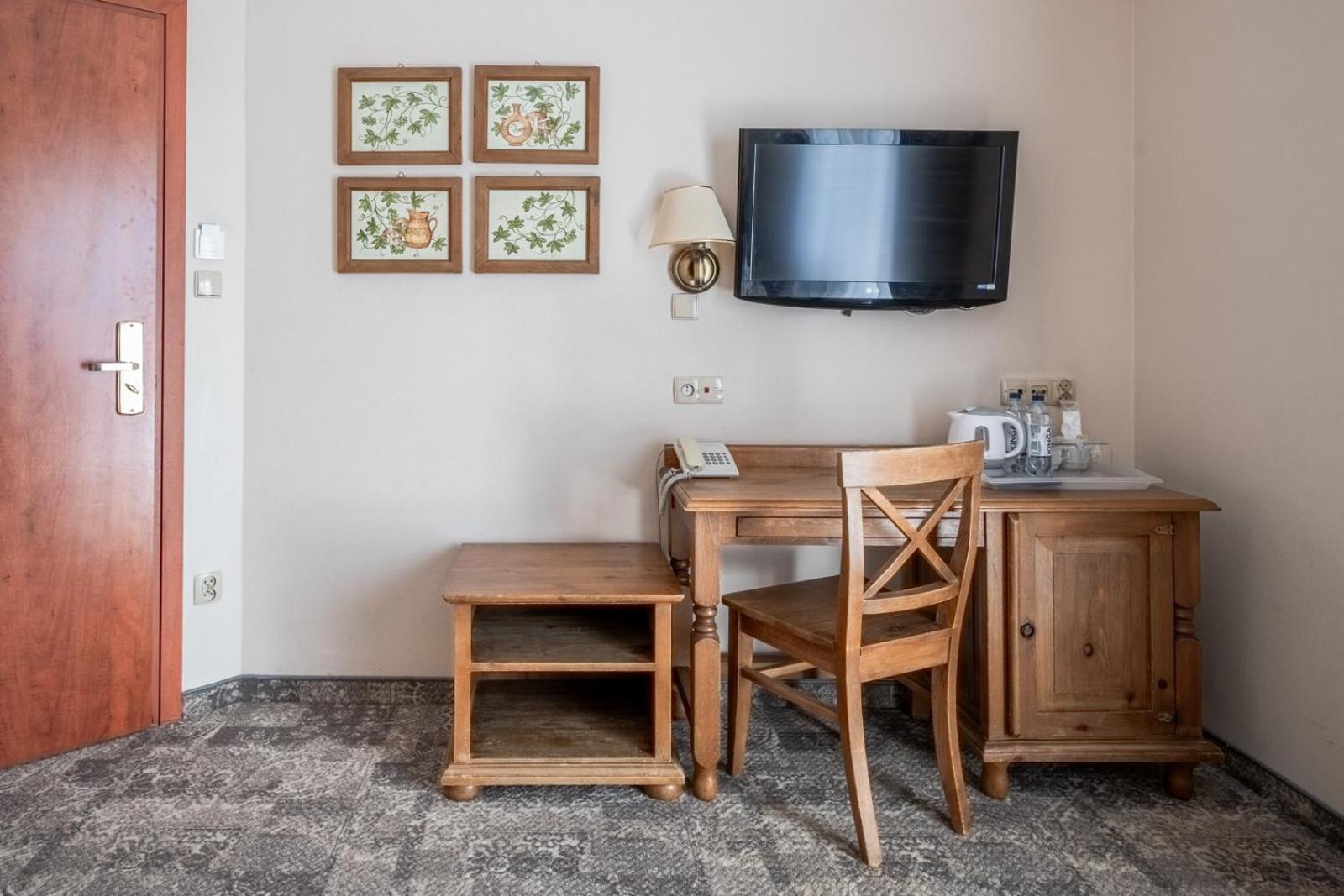 Hotel Helan Family &