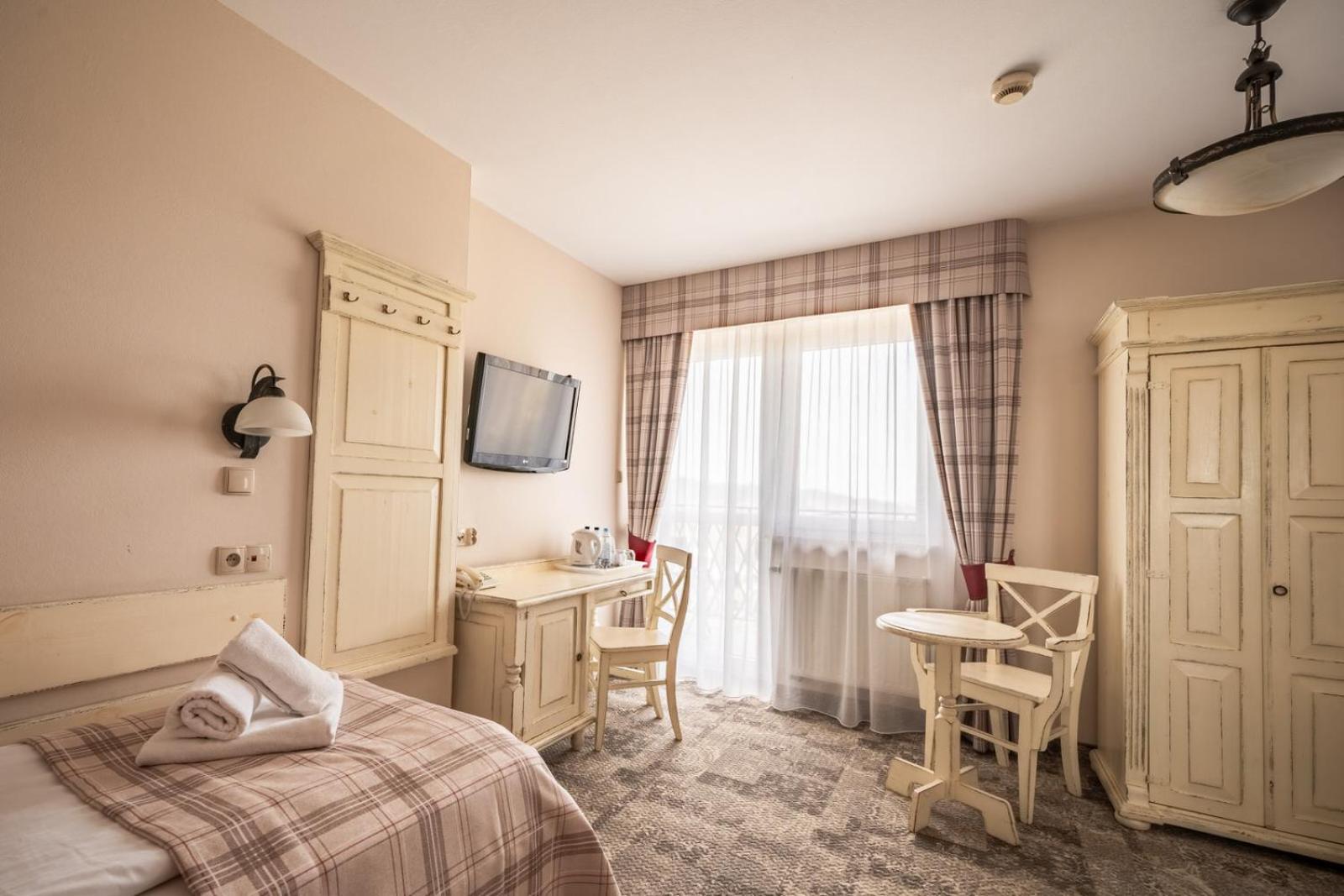 Helan Family & Hotel